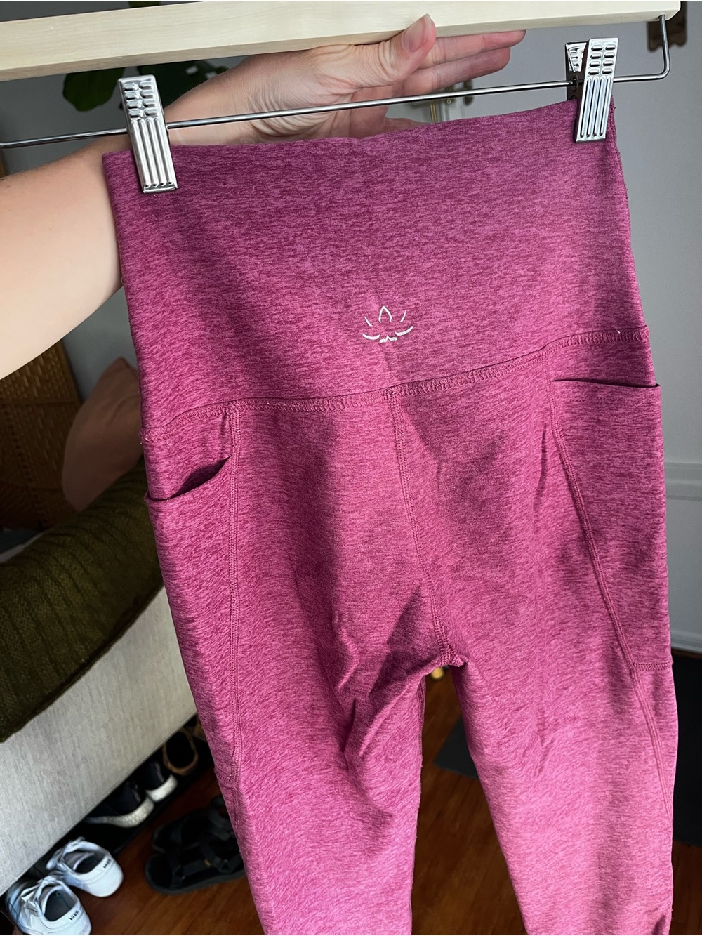 Beyond Yoga xs High-Waist Leggings in Magenta Heather - Picture 2 of 3